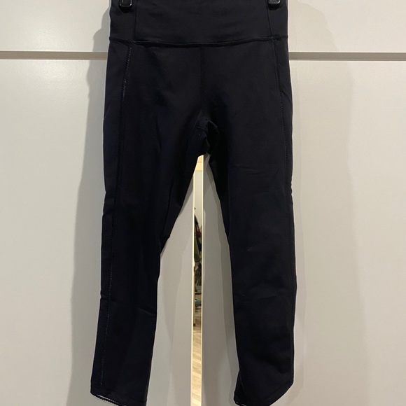lululemon athletica Pants - Lululemon crop leggings
